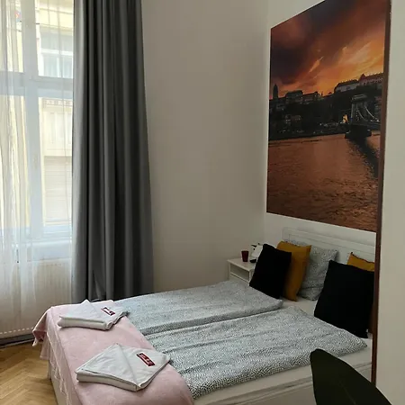 Millionrosesvintage Apartmanhotel Vaci Street Budapest Exterior photo